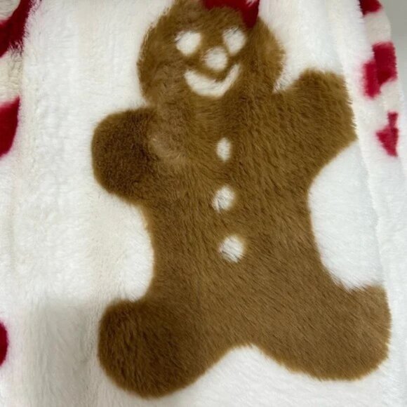 NWT - Super Plush Reversible Gingerbread Throw - Picture 3 of 5